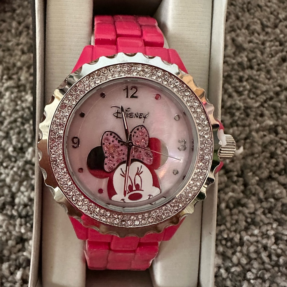 Disney Minnie enamel ceramic watch.